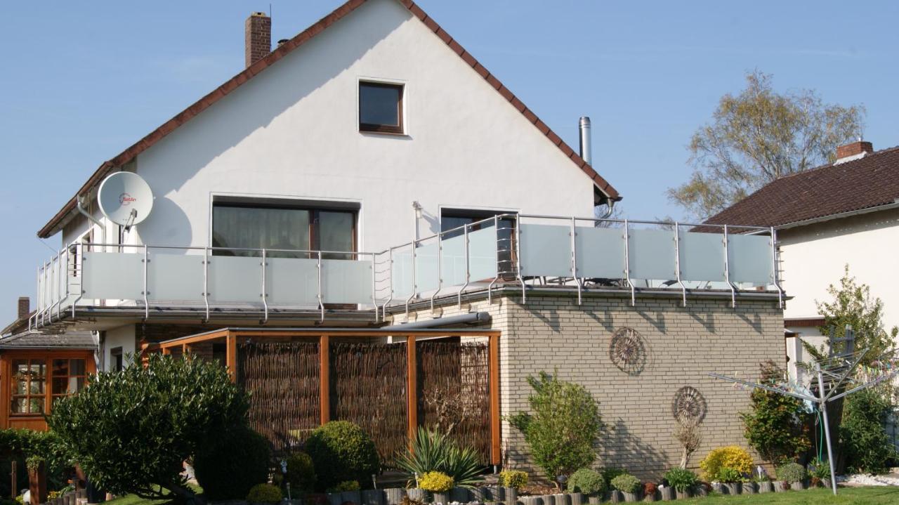 Komplette Wohnung Im Schoenen Weserbergland / Heyen Esterno foto